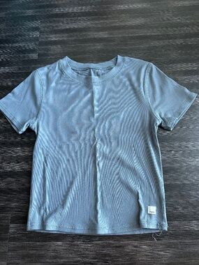 Vuori Pose Fitted Tee